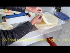 トーティーヤの生産ライン